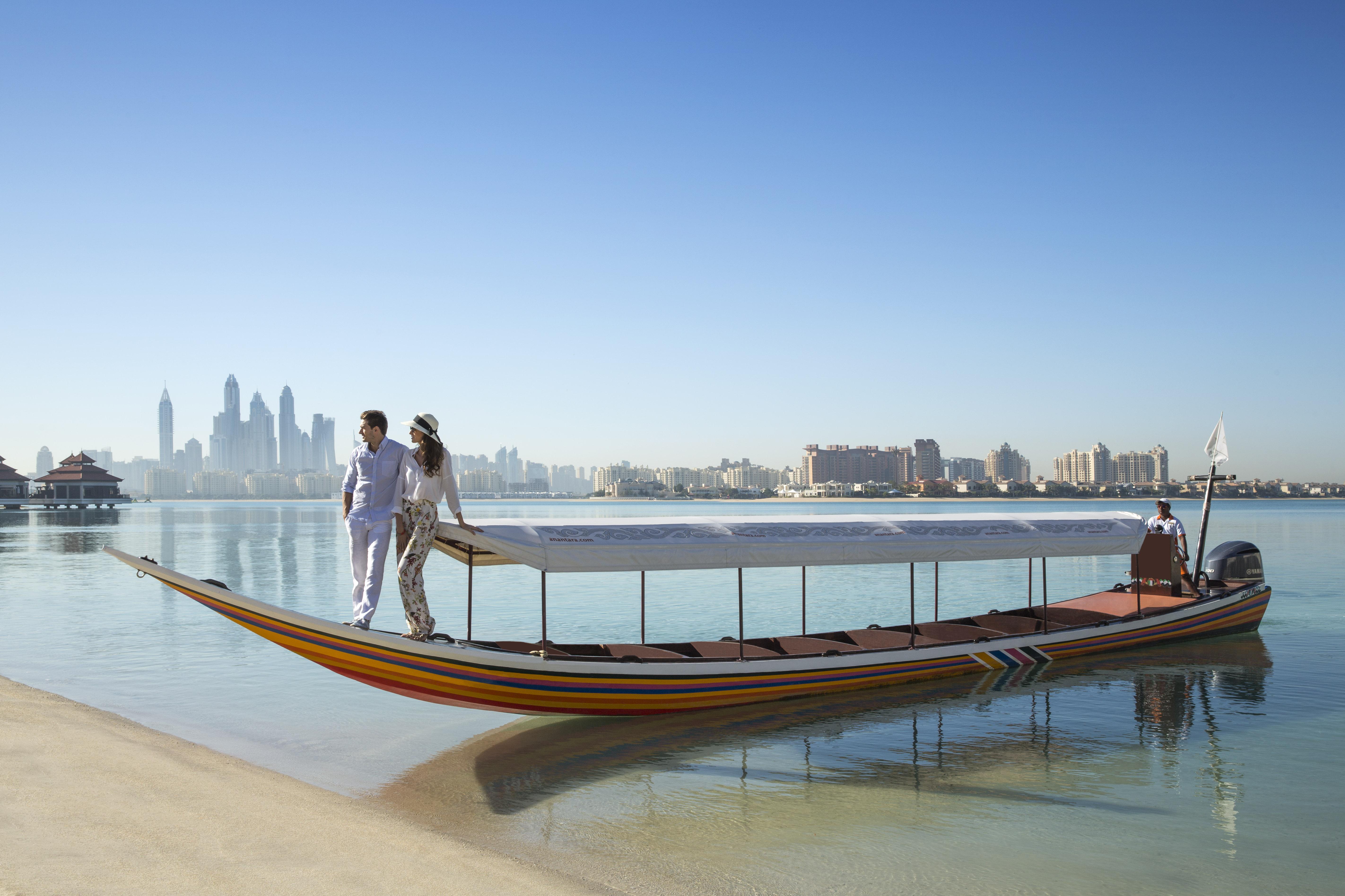 Anantara The Palm Dubai Resort Exterior photo A traditional abra