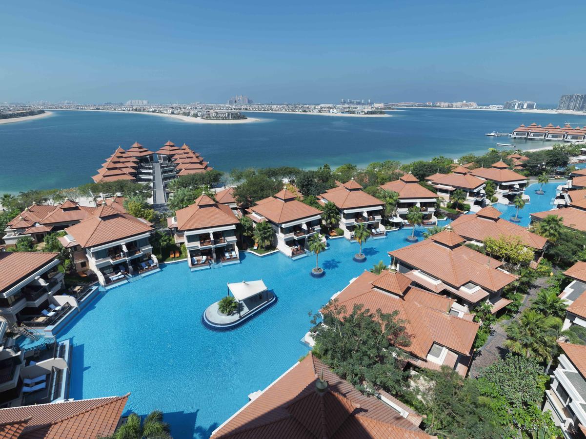 Anantara The Palm Dubai Resort Exterior photo Aerial view of the resort